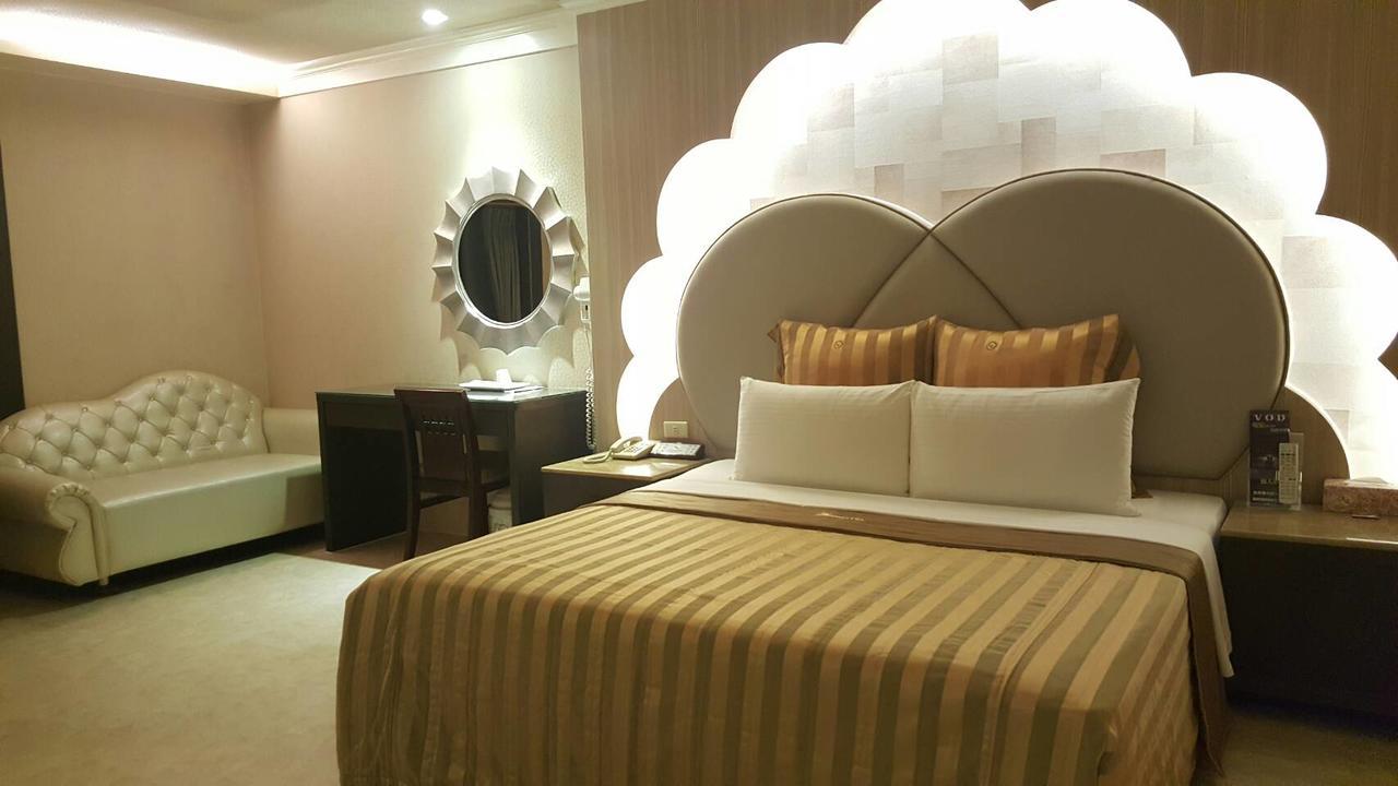 סינצ'ו סיטי Full Moon Boutique Motel מראה חיצוני תמונה