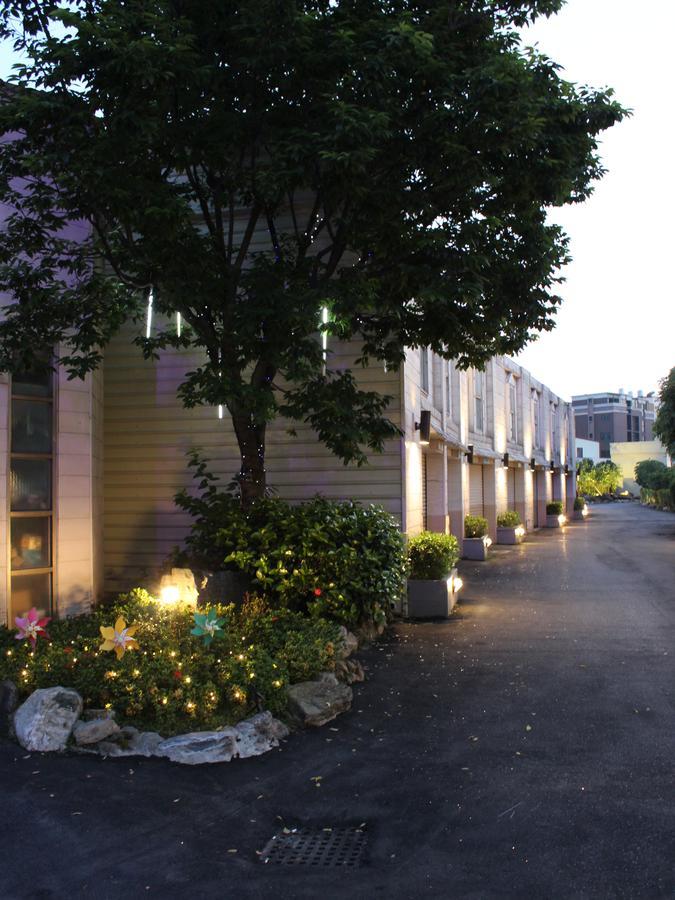 סינצ'ו סיטי Full Moon Boutique Motel מראה חיצוני תמונה