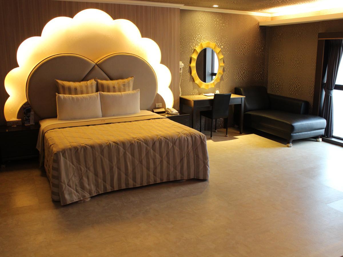 סינצ'ו סיטי Full Moon Boutique Motel מראה חיצוני תמונה
